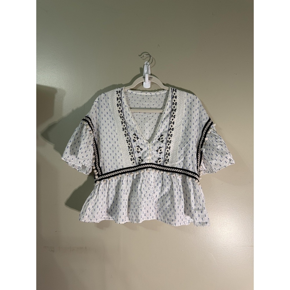 Blouse Womens M White Cropped V-Neck Flutter Sleeve Embroidered Crochet
